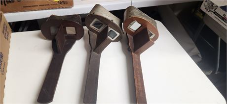 3 Stereo Scope View Finder Viewers, One Is Marked Triumph On IT.
