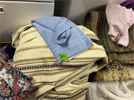 Misc Lot, Towels, Etc