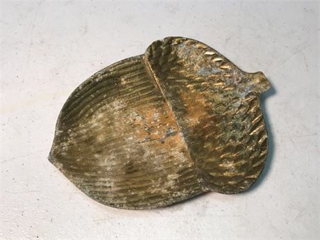 Metal Acorn Plate
