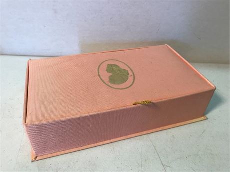 White Shoulders Box