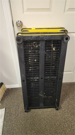 4 Tier Plastic Storage Unit. Broken On One Side. Does Have The Poles