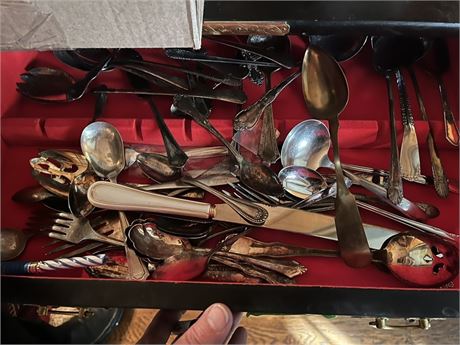 Flatware (2 Drawers)