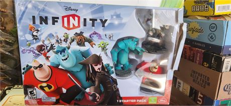XBOX 360 Disney Infiniti Starter Pack