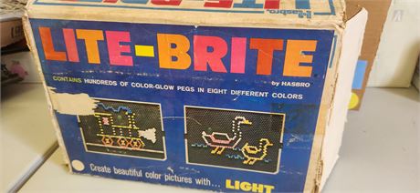Lite Bright With Pegs & Picture Refills