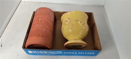 2 Flower Vases