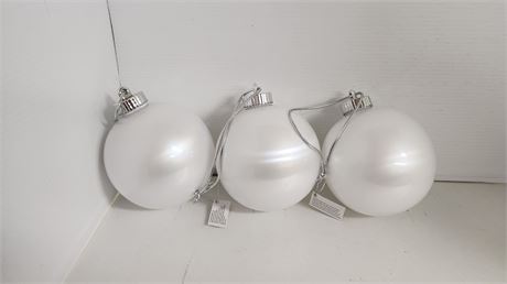 3 Large Plastic Light Up Christmas Ornaments. NOT TESTED