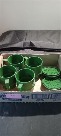 Vintage Tupperware Cups With Lids