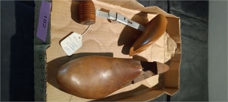 2 Shoe Stretchers