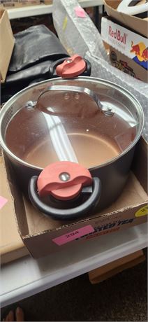 Gotham 5.0 Quart Pot & Lid
