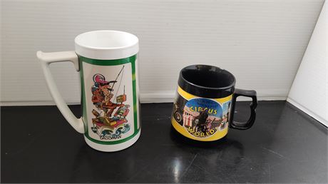 2 Vintage Plastic Coffee Cups