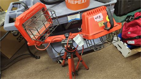 Shop Work Light. One Bulb Needs Replaced