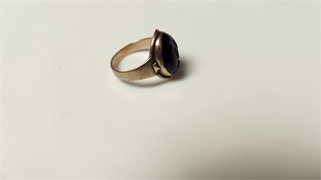10 Karat Gold & Black Onyx Ring