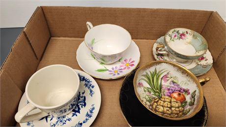 4 Vintage Tea Cups & Saucers