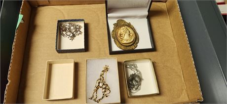 Vintage Brooch & Swavarski Giraffe Pin & Unique Wolf Necklace Possibly  Pewter
