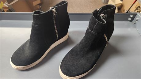 Steve Madden Boots. Size 7M