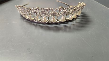 Vintage Tiara In Good Condition