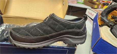Lands End Leather Quilted Shoes. Size 8 1/2