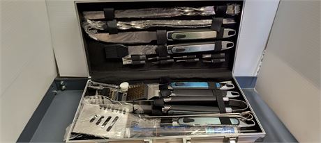 Romanticist BBQ Grill Set. NEW
