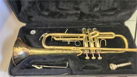 Trumpet With Carry Case. Case Is Damaged