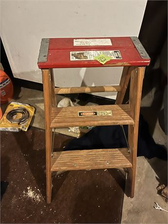 Wood Step Ladder
