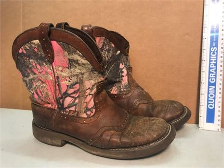 Justin Pink Camo Size 10B Boots
