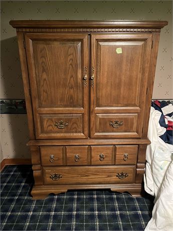 Armoire, Bassett Furniture