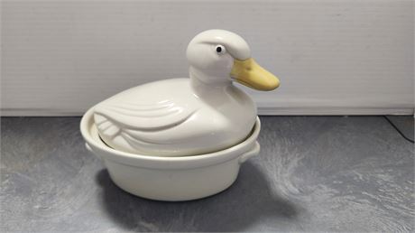 Hall Small Oval Covered Duck Casserole Dish