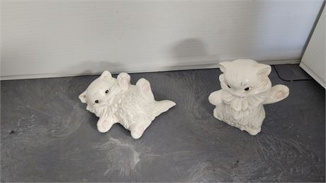 2 Small Cat Statues