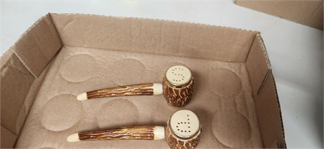 Corn Cob Smoking Pipes Salt & pepper Shakers