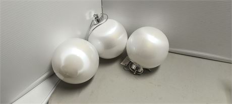 Set Of 3 Light Up Christmas Ornaments