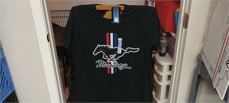 Mustang Tee Shirt. Size 2XL 50/52