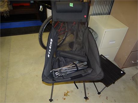 2 Chairs and side table