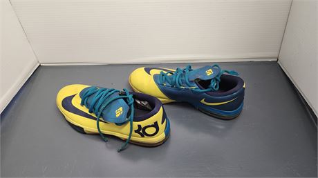 Nike KD Shoes. Keven Durant. Size 6.5Y