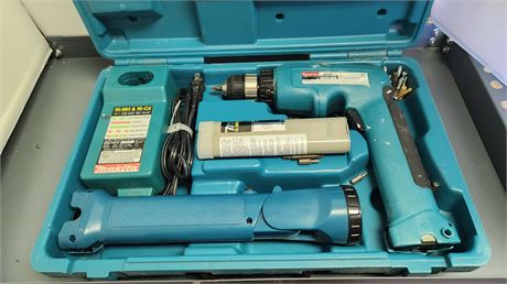 Makita Drill & Charger & Flashlight & Battery. Battery Is NOT Staying Charged.
