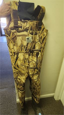 Hodgman Camouflage Neoprene Chest Waders. Size Small