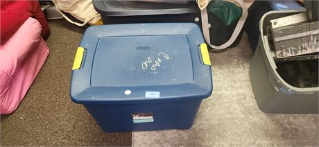 Storage Tote With Lid