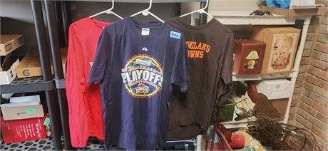 Cleveland Brown's & Buckeyes & Cleveland Cavaliers Tee Shirts. Size XL
