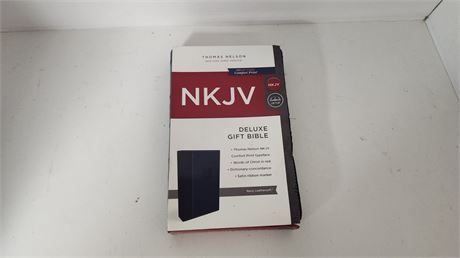 Thomas Nelson New King James Version Deluxe Gift Bible