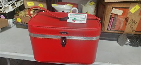 Petite Feather Lite Carry On Luggage Bag