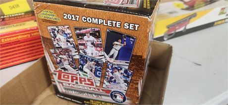 Topps Baseball Cards. NOT COMPLETE SET