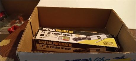 Central Pneumatic 1/4" Air Ratchet Wrench