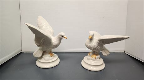 2 White Dove Statues