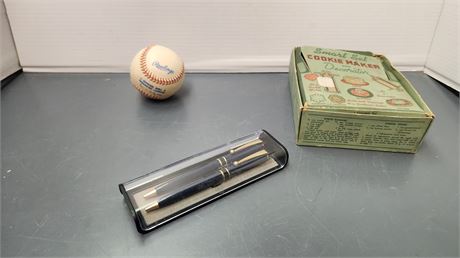 Smart Set Cookie Maker & Baseball & Pen Set