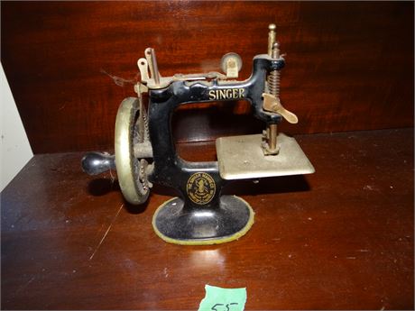 Toy Singer Sewing Machine