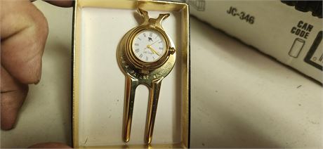 Golf Divot Marker Watch