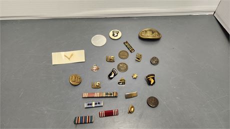 Lot Of Militaria
