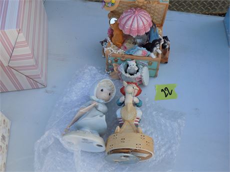 Precious Moments, Music Box Kitty Treasure Trunk