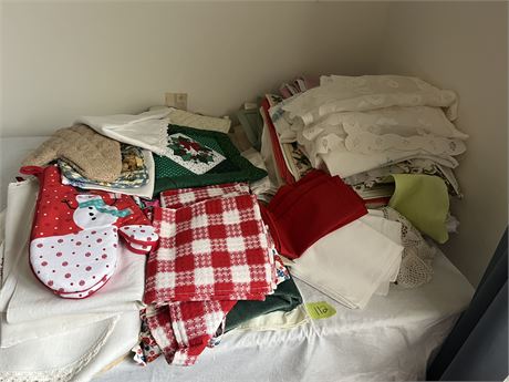 Oven Mitts, Table Clothes, Tea Towels