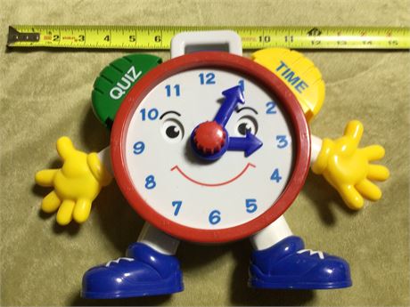 Battery Operated Clock - to learn how to tell time (New Batteries)