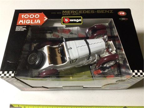 Collectable Die Cast Mercedes - Benz (White)